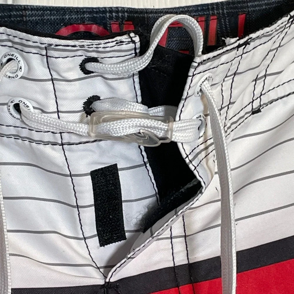 O'Neill Mens Board Shorts Black‎ White Red Striped Surf Trunks Size 31 RN85773